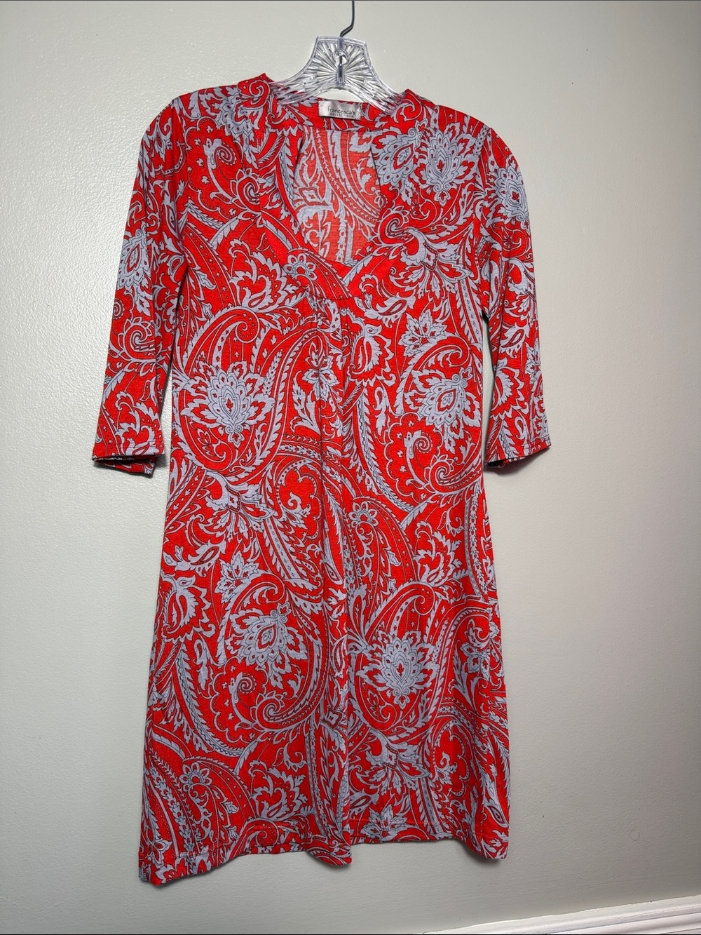 Francesca's Collections Red & Gray Paisley Print Shift Dress Small 3/4 Sleeve